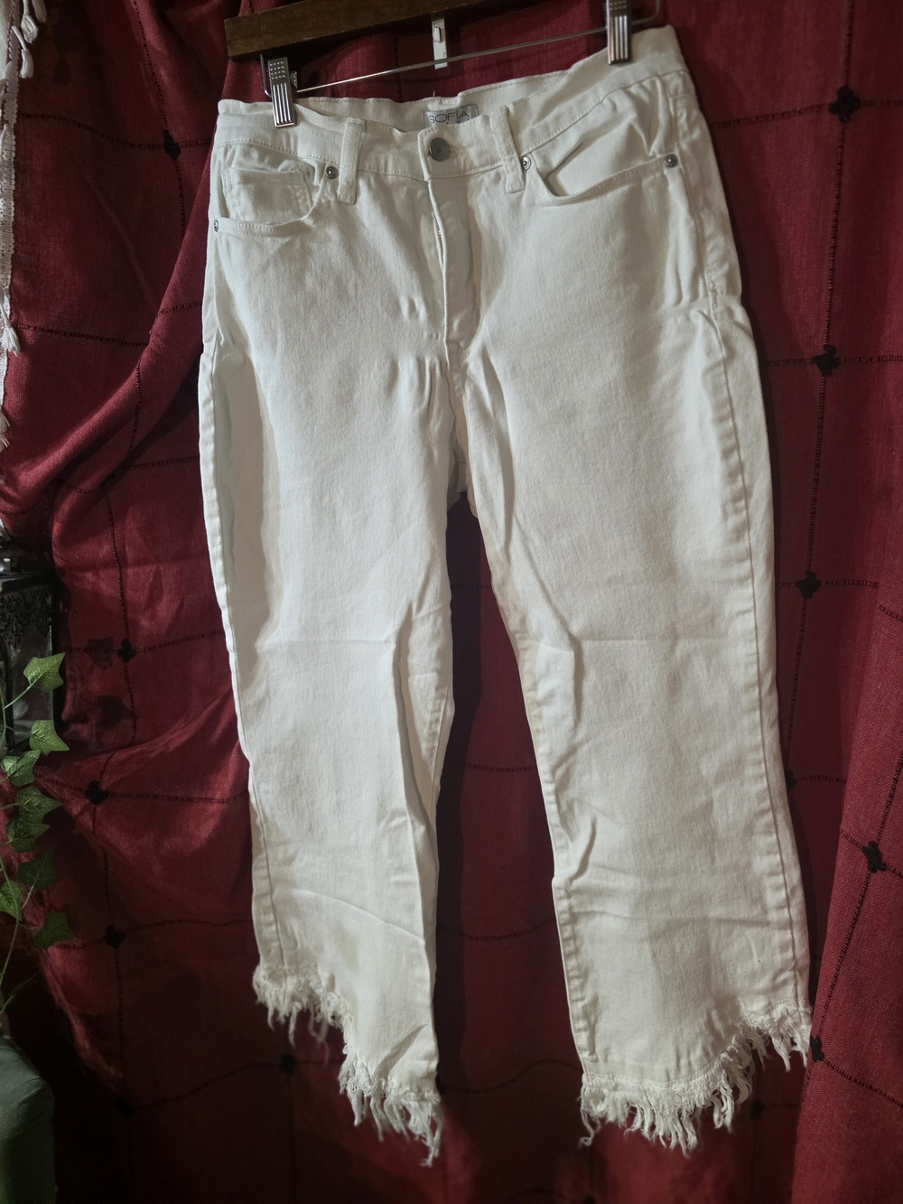 sofia by sofia vergara White Frayed-Hem Ankle Jeans